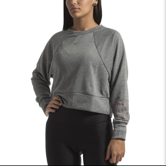 NWT Nike Women's Get Fit Graphic Training Crew - Picture 1 of 5